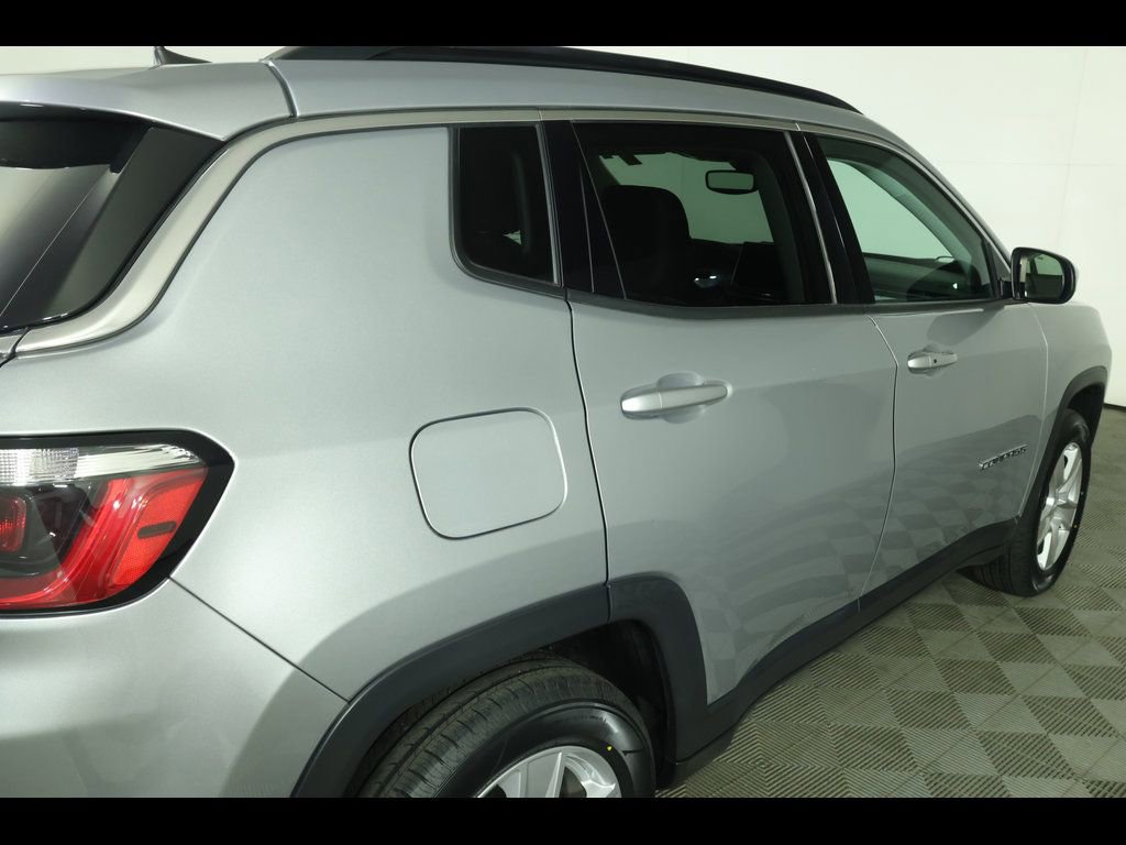 Used 2022 Jeep Compass Latitude w/ Convenience Group AWD/4WD image 18