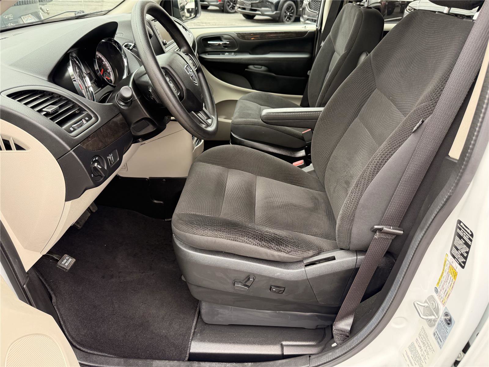 Used 2019 Dodge Grand Caravan SE image 10