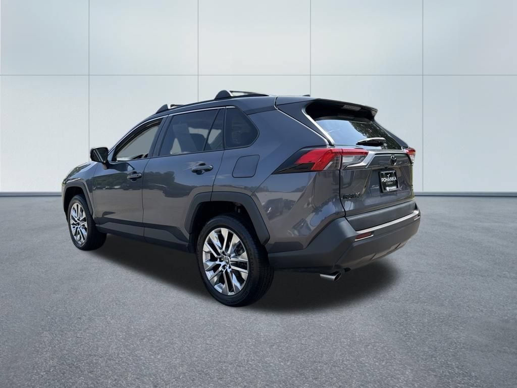 Used 2020 Toyota RAV4 XLE Premium AWD/4WD image 7