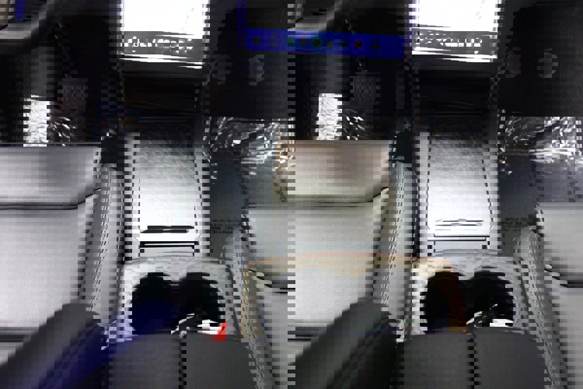 Used 2020 Tesla Model X image 35