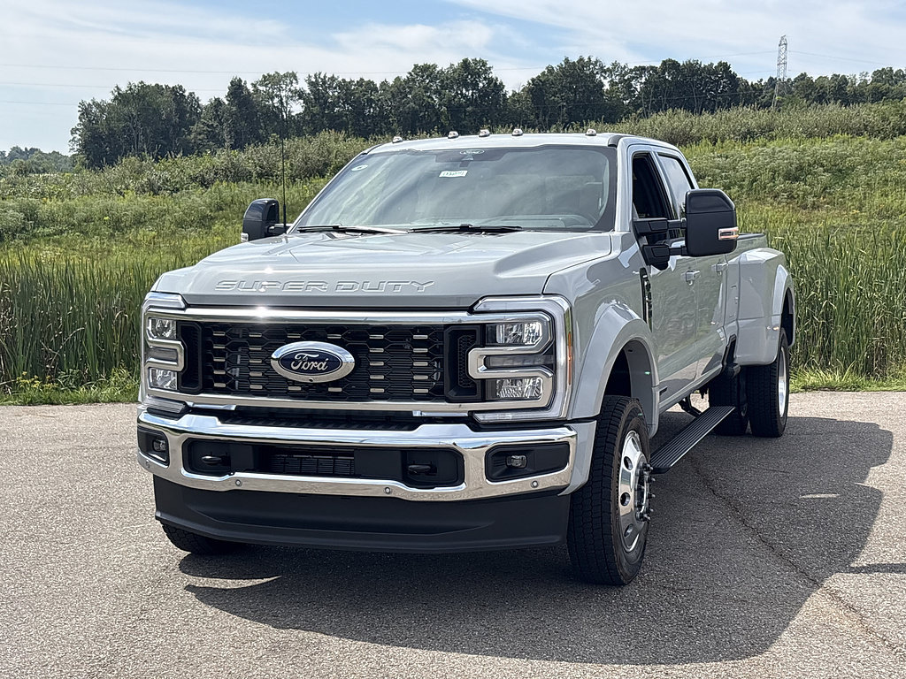 New 2026 Ford F450 Lariat w/ Lariat Ultimate Package
