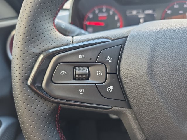 Used 2026 Chevrolet Trax RS w/ Sunroof Package FWD image 18