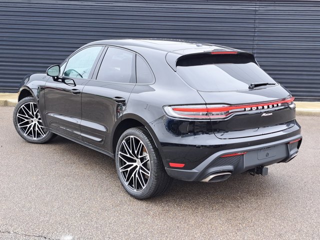 Used 2026 Porsche Macan AWD/4WD image 3