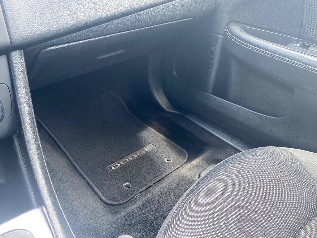 Used 2013 Dodge Avenger SE FWD image 34