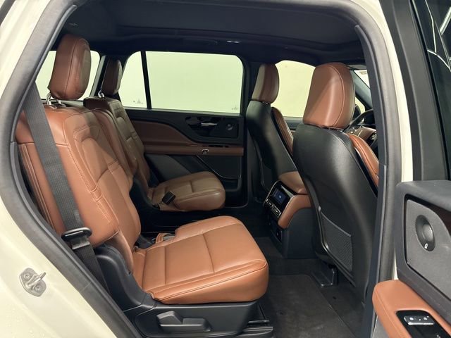 Used 2025 Lincoln Aviator Reserve w/ Jet Appearance Package AWD/4WD image 12