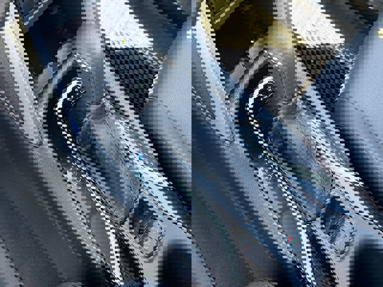 Used 2024 Toyota Corolla Cross XLE w/ Convenience Package image 29