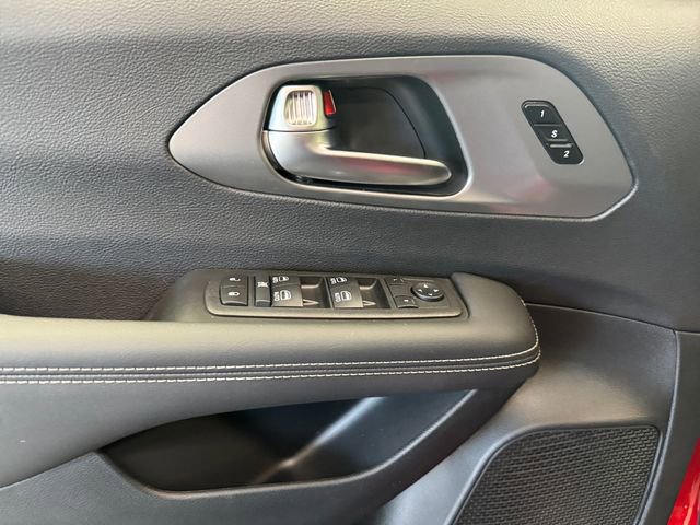 New 2026 Chrysler Pacifica Select image 8