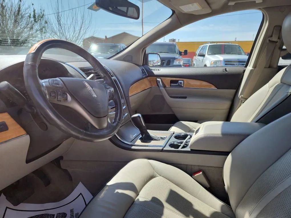 Used 2013 Lincoln MKX AWD image 10