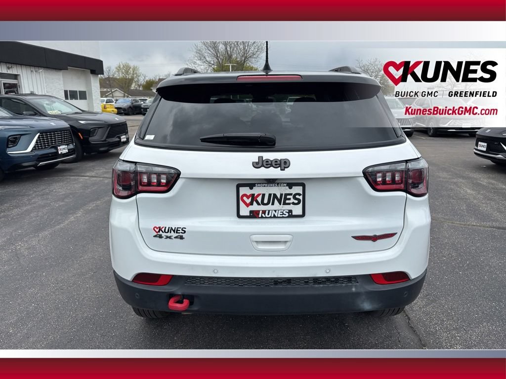 Used 2025 Jeep Compass Trailhawk AWD/4WD image 6