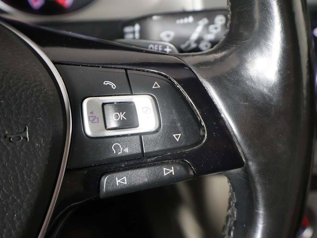 Used 2016 Volkswagen Golf Limited Edition image 40