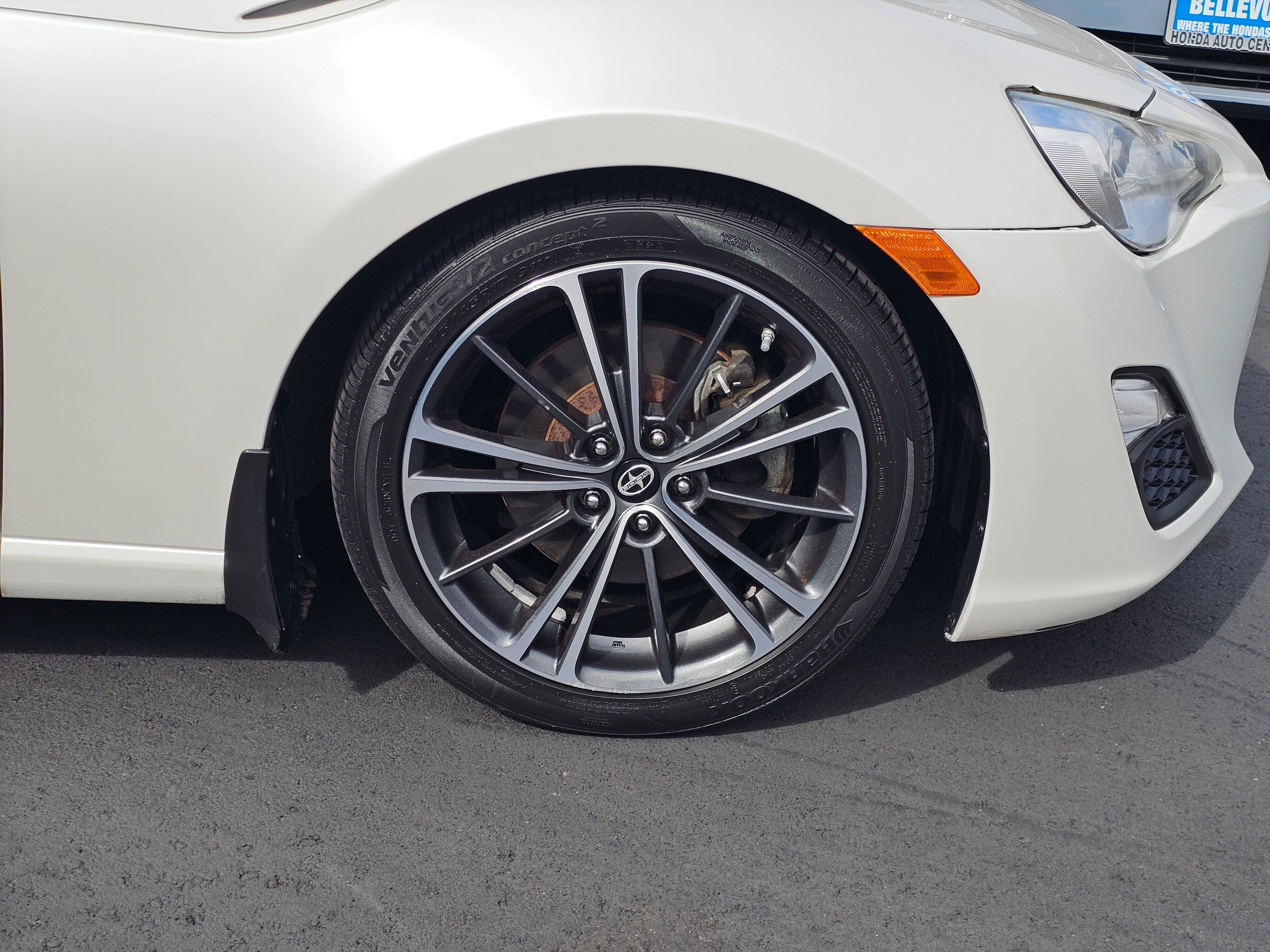 Used 2013 Scion FR-S RWD image 9