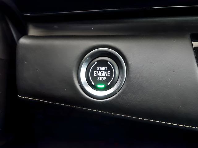 Used 2023 Cadillac Escalade Sport Platinum w/ LPO, ONYX Package image 19