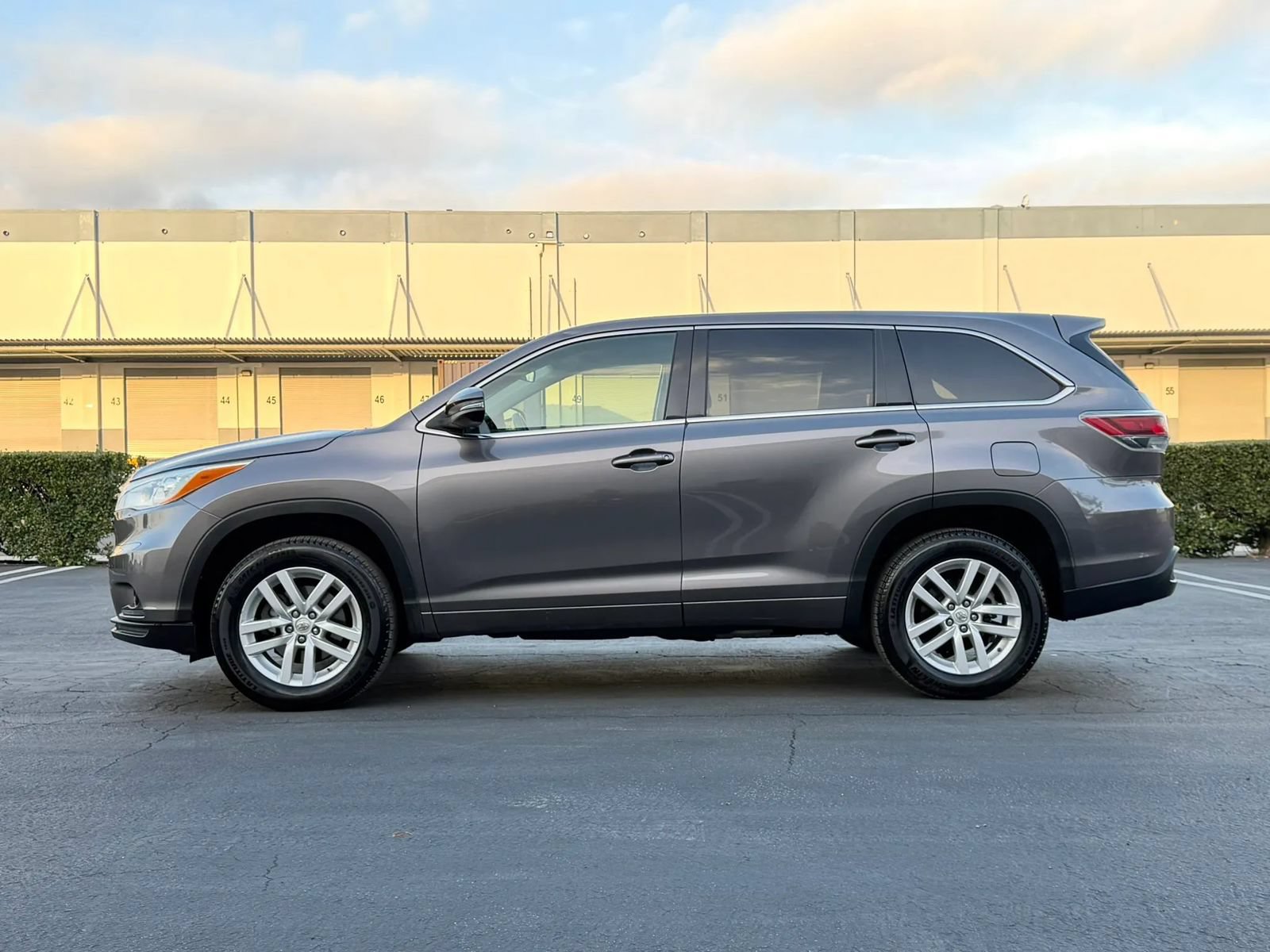 Used 2014 Toyota Highlander LE FWD image 7