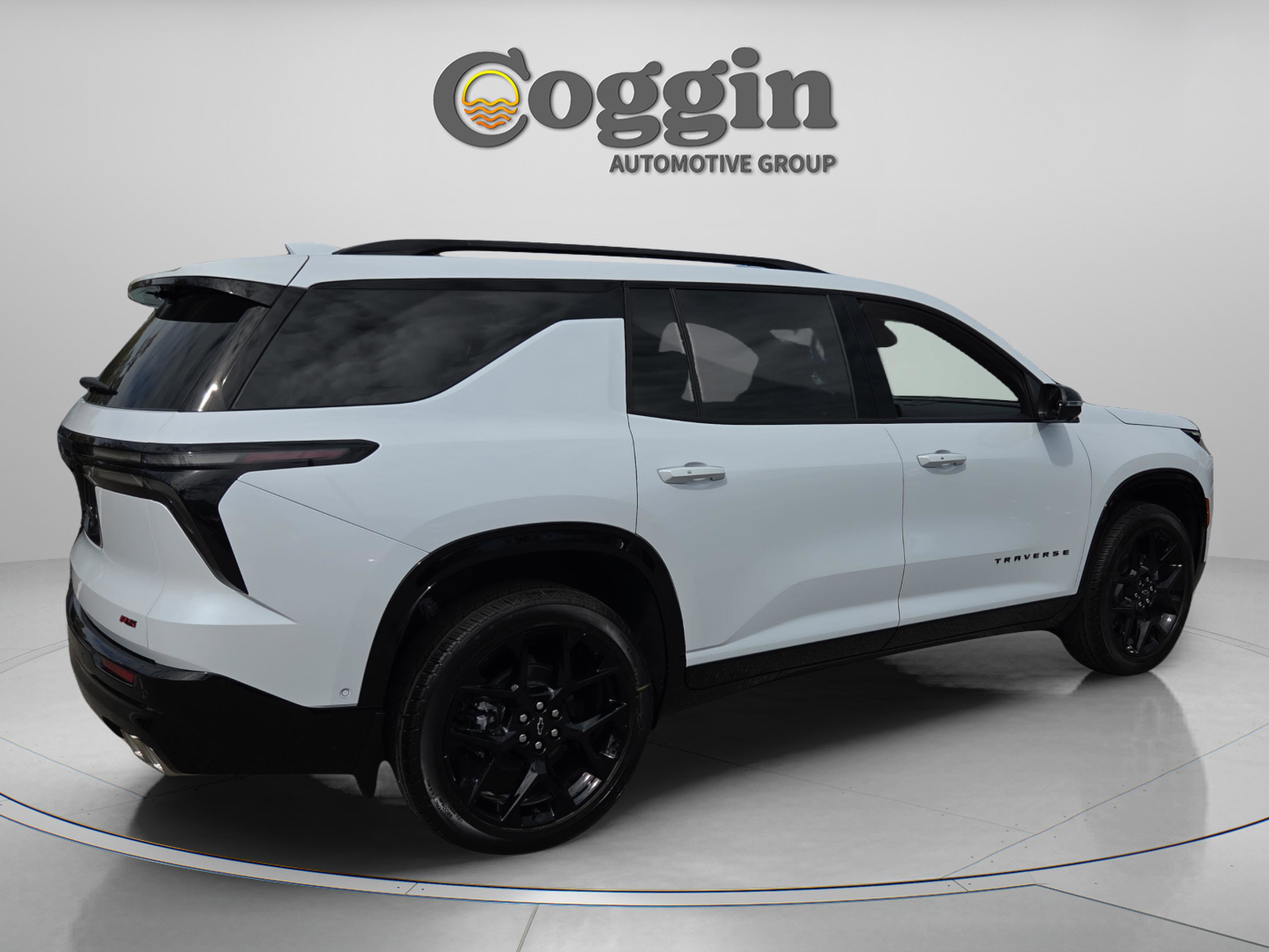 New 2026 Chevrolet Traverse RS w/ LPO, Floor Liner Package FWD image 5