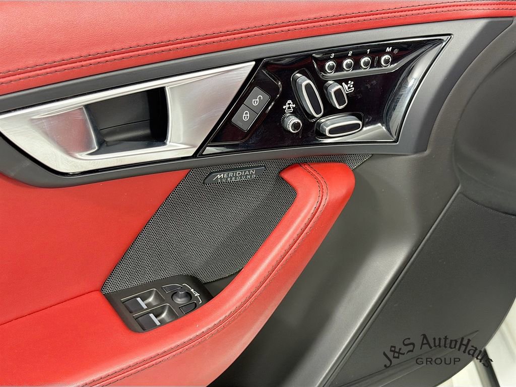Used 2016 Jaguar F-TYPE R AWD/4WD image 22