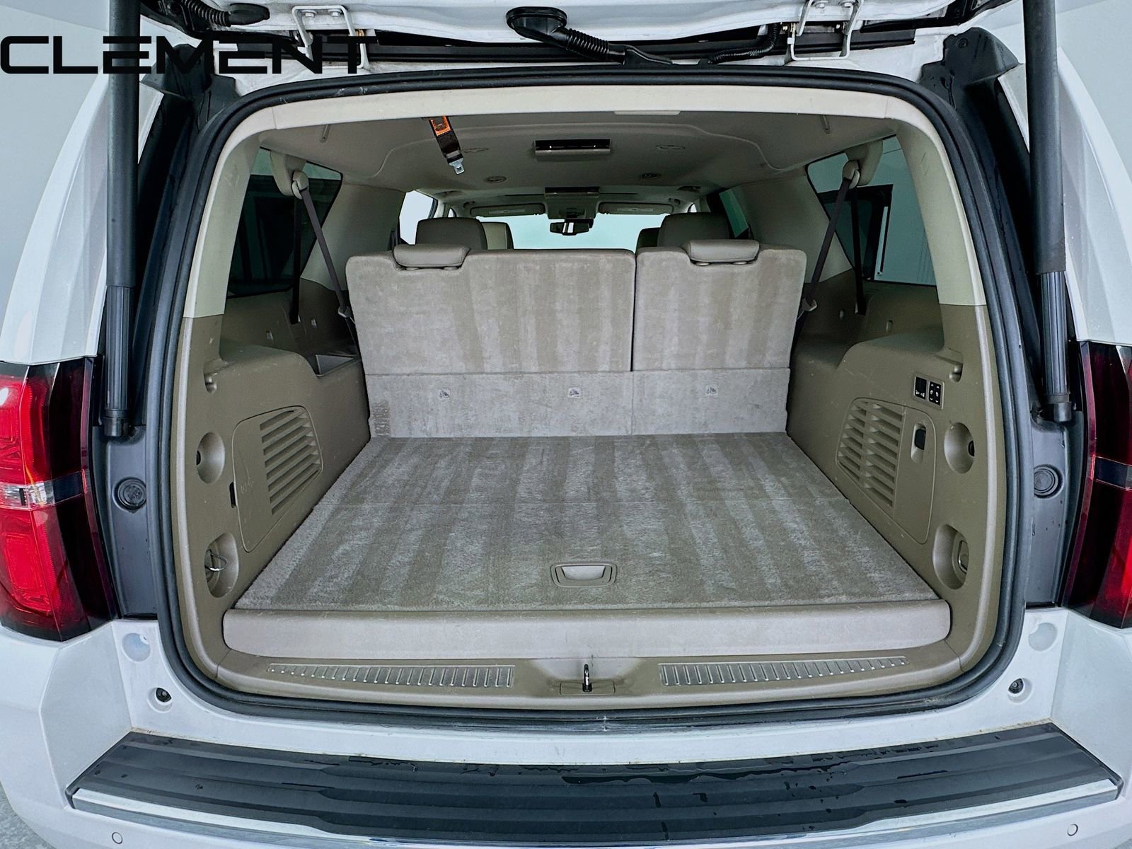 Used 2020 Chevrolet Suburban Premier image 11