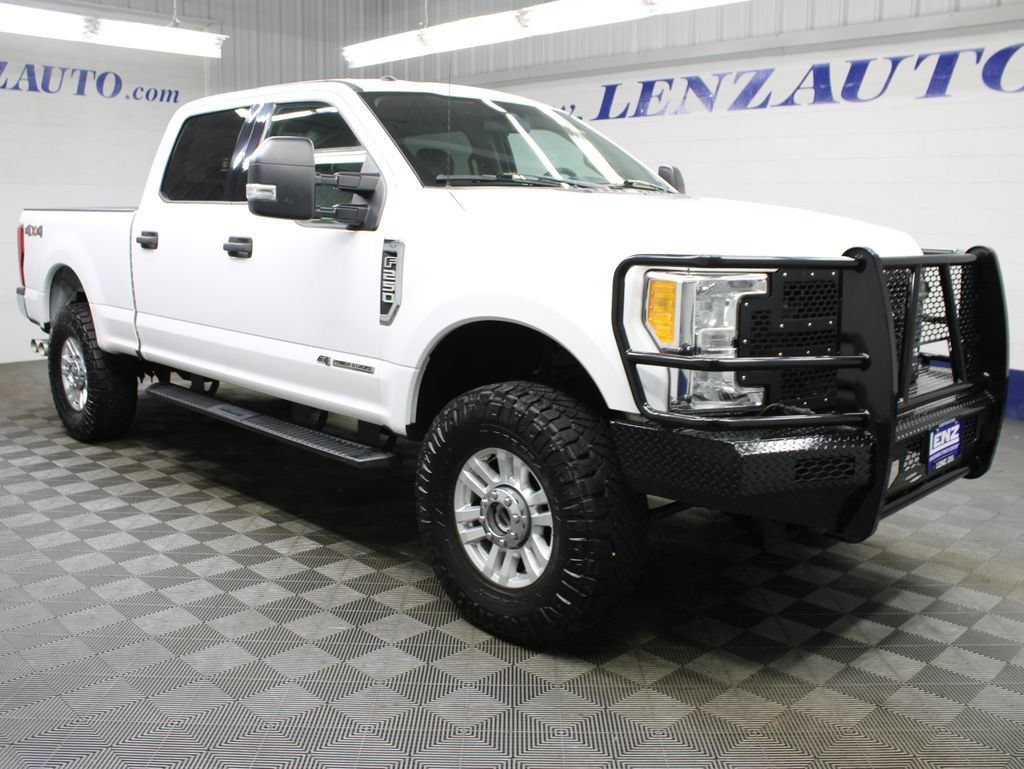 Used 2017 Ford F250 XLT AWD/4WD image 3