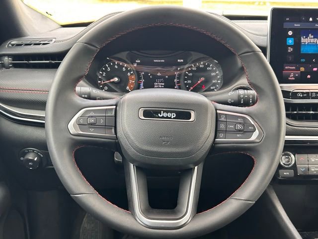 Used 2025 Jeep Compass Trailhawk AWD/4WD image 20