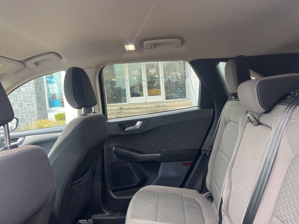 Used 2020 Ford Escape SE image 10