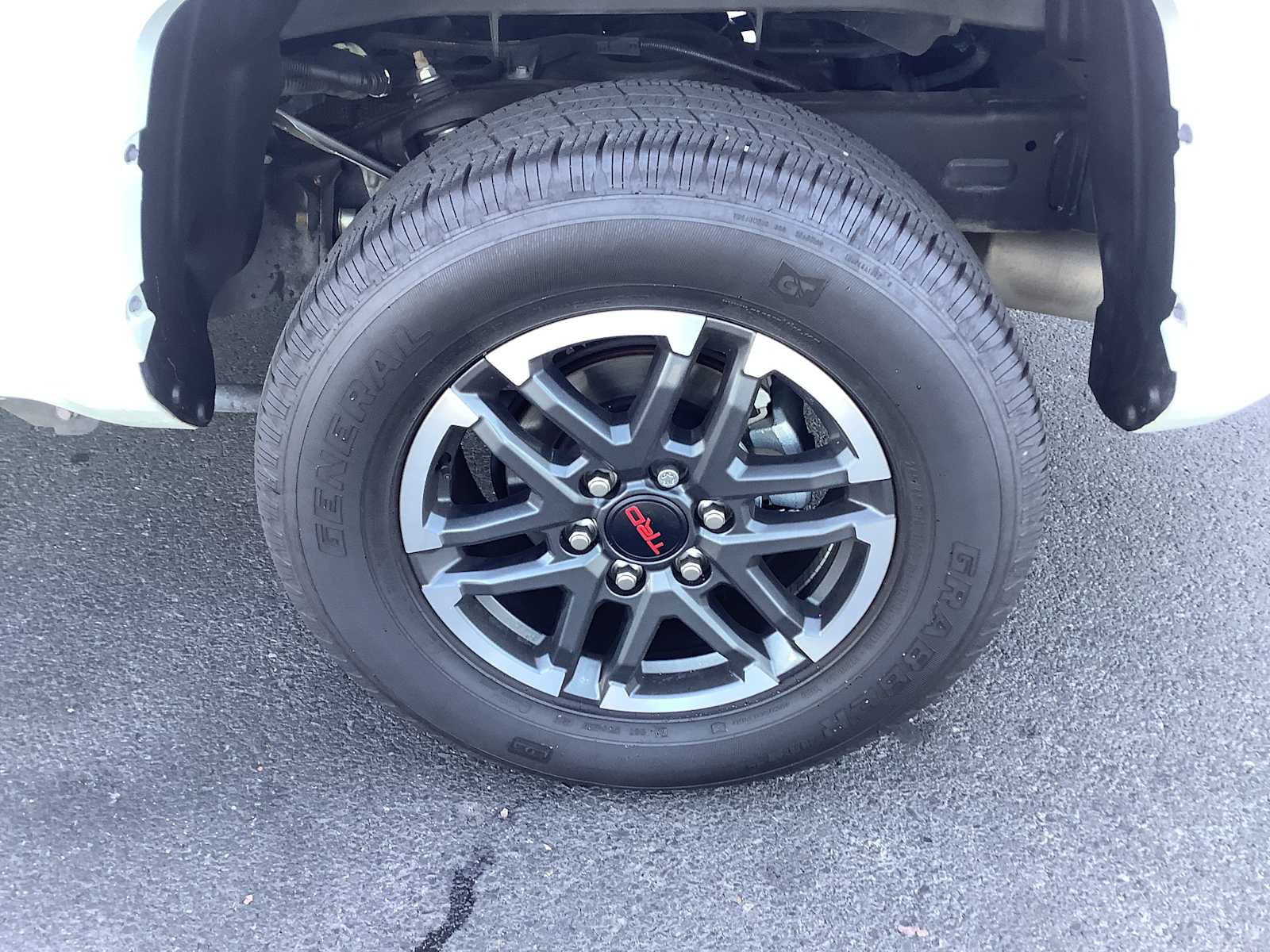Used 2024 Toyota Tacoma TRD Sport w/ TRD Sport Premium Package AWD/4WD image 7