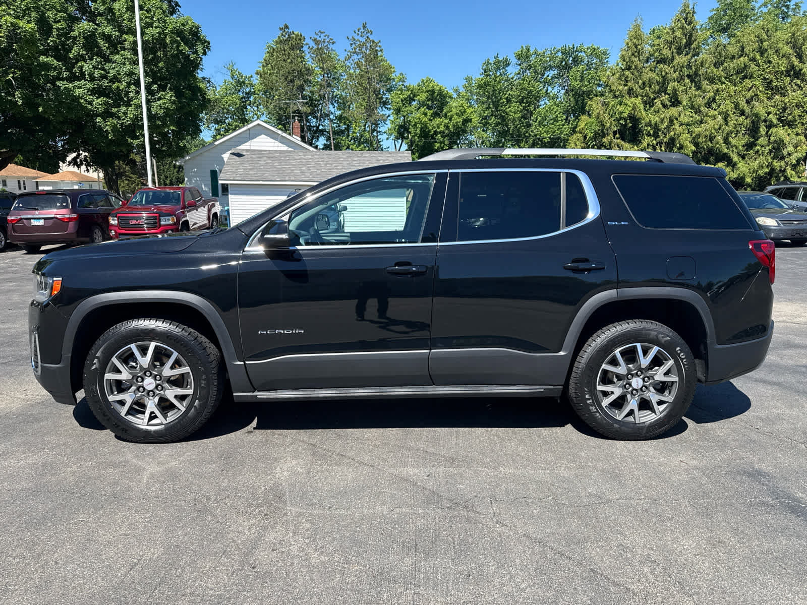 Used 2023 GMC Acadia SLE w/ Driver Convenience Package AWD/4WD image 6