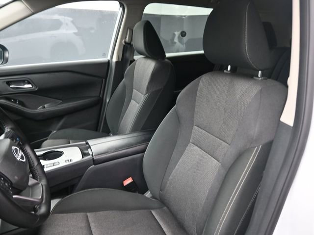 Used 2025 Nissan Rogue SV FWD image 19
