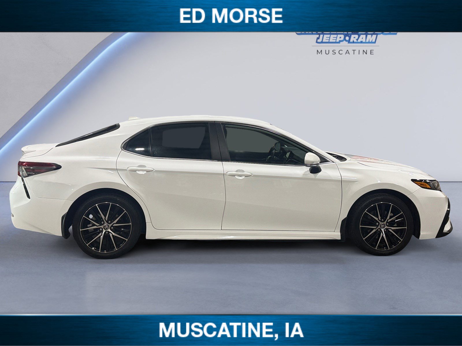 Used 2024 Toyota Camry SE image 6