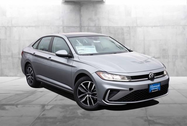 New 2026 Volkswagen Jetta SE image 2