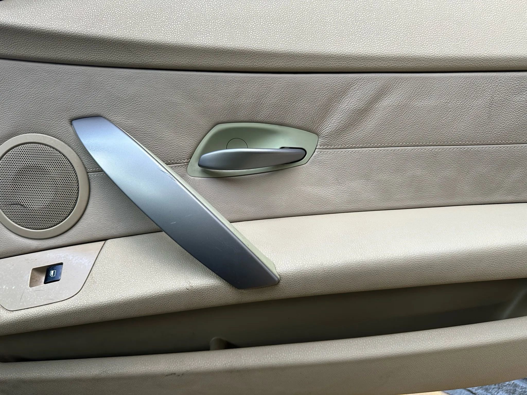 Used 2005 BMW Z4 2.5i image 11