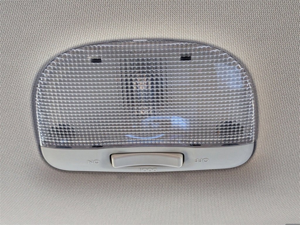 Used 2019 Subaru Crosstrek 2.0i w/ Eyesight System image 5