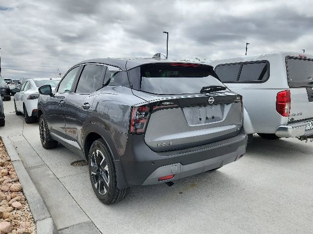 Used 2025 Nissan Kicks SV AWD/4WD image 2