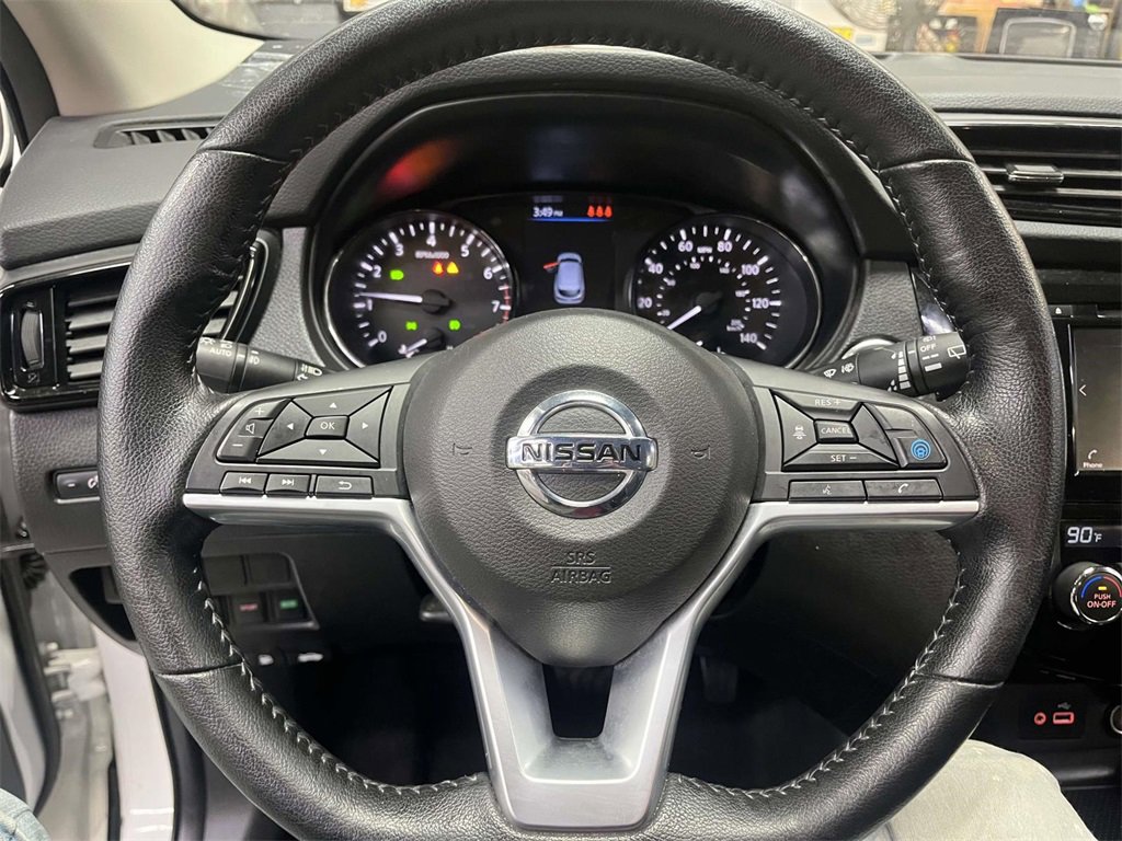 Used 2022 Nissan Rogue Sport SV w/ Technology Package image 21