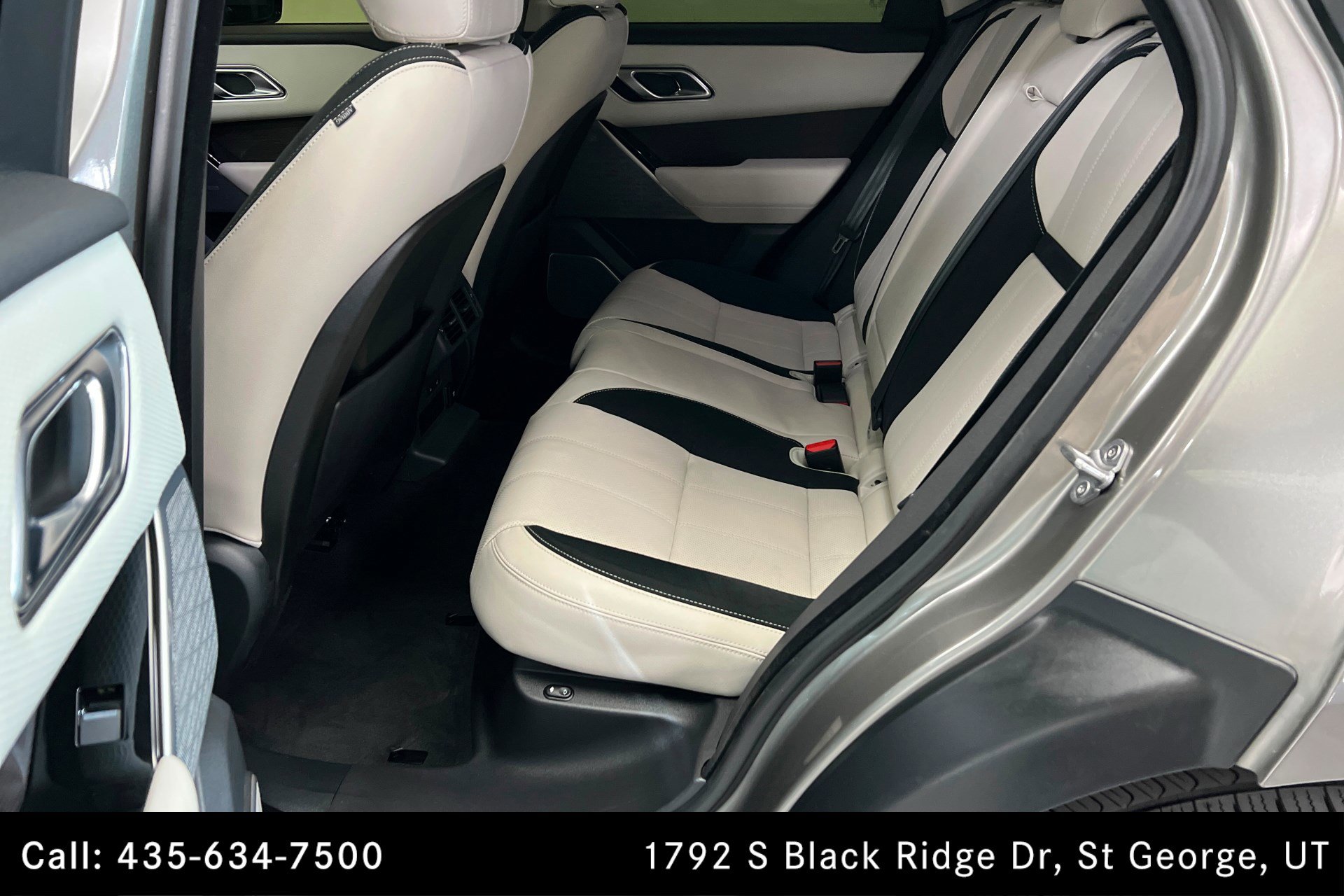 Used 2020 Land Rover Range Rover Velar R-Dynamic S image 21