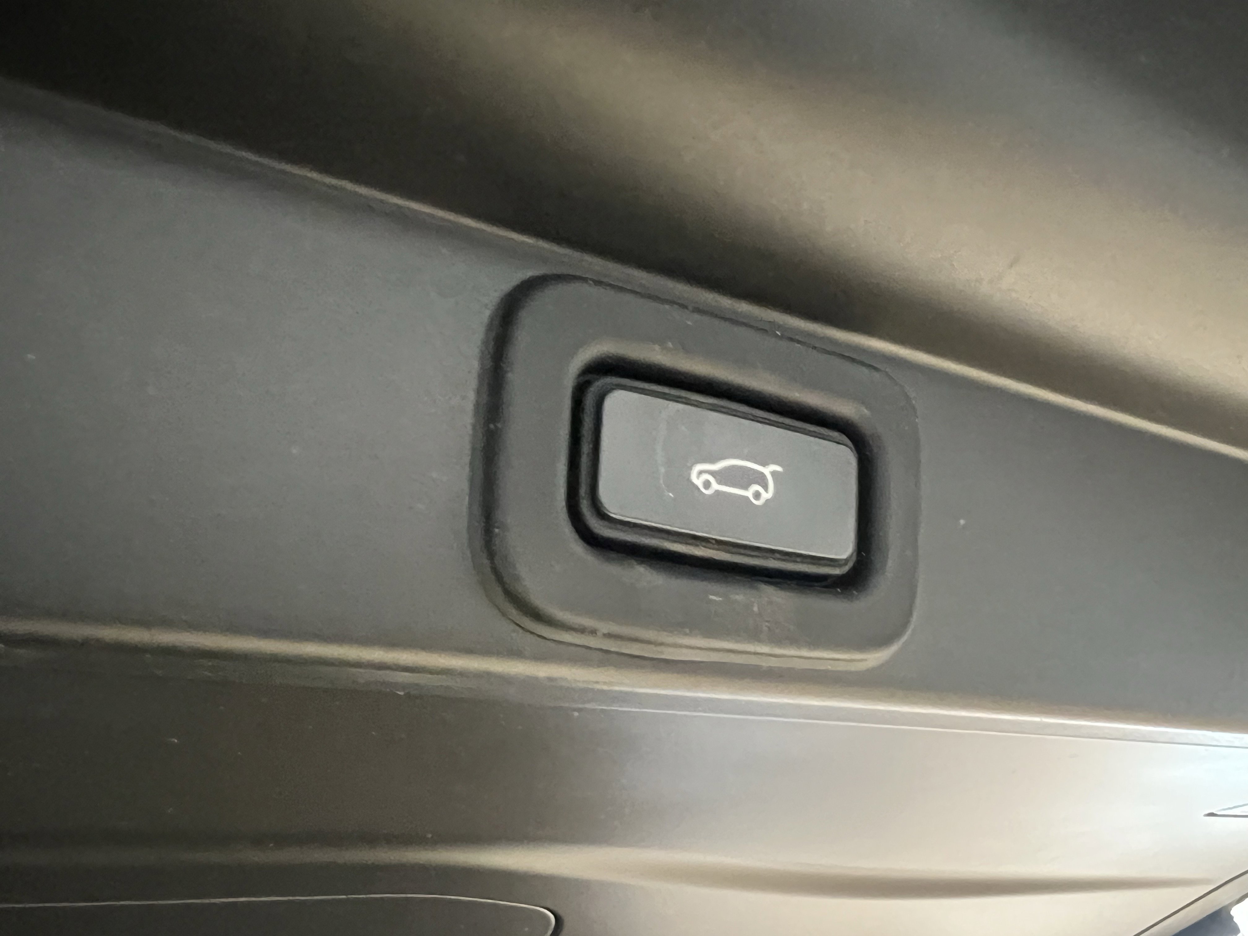 Used 2023 Land Rover Range Rover SE image 36
