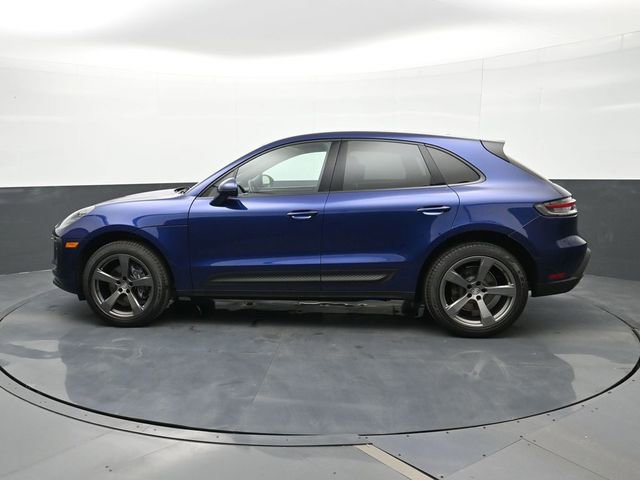Certified 2025 Porsche Macan image 2