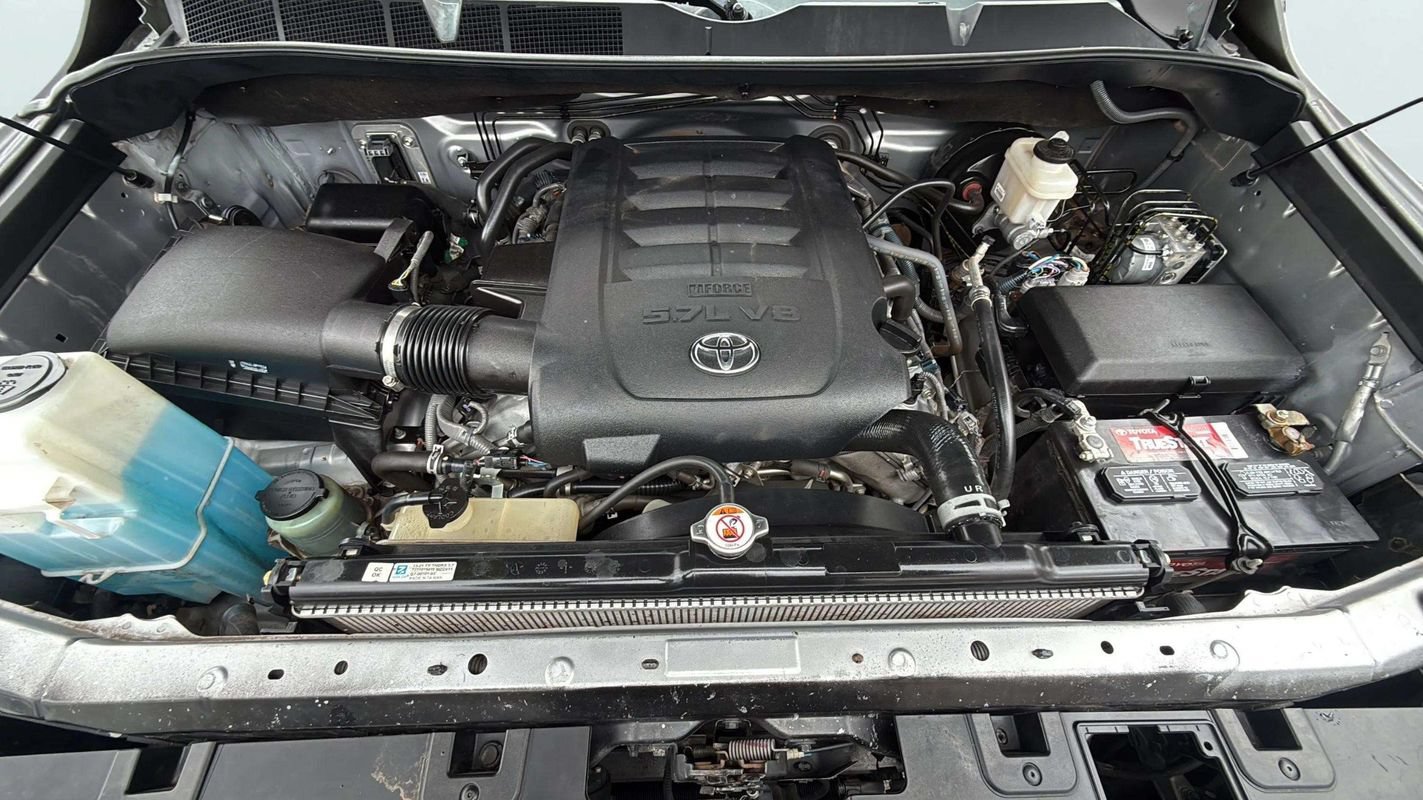 Used 2020 Toyota Tundra SR5 w/ SR5 Convenience Package AWD/4WD image 26