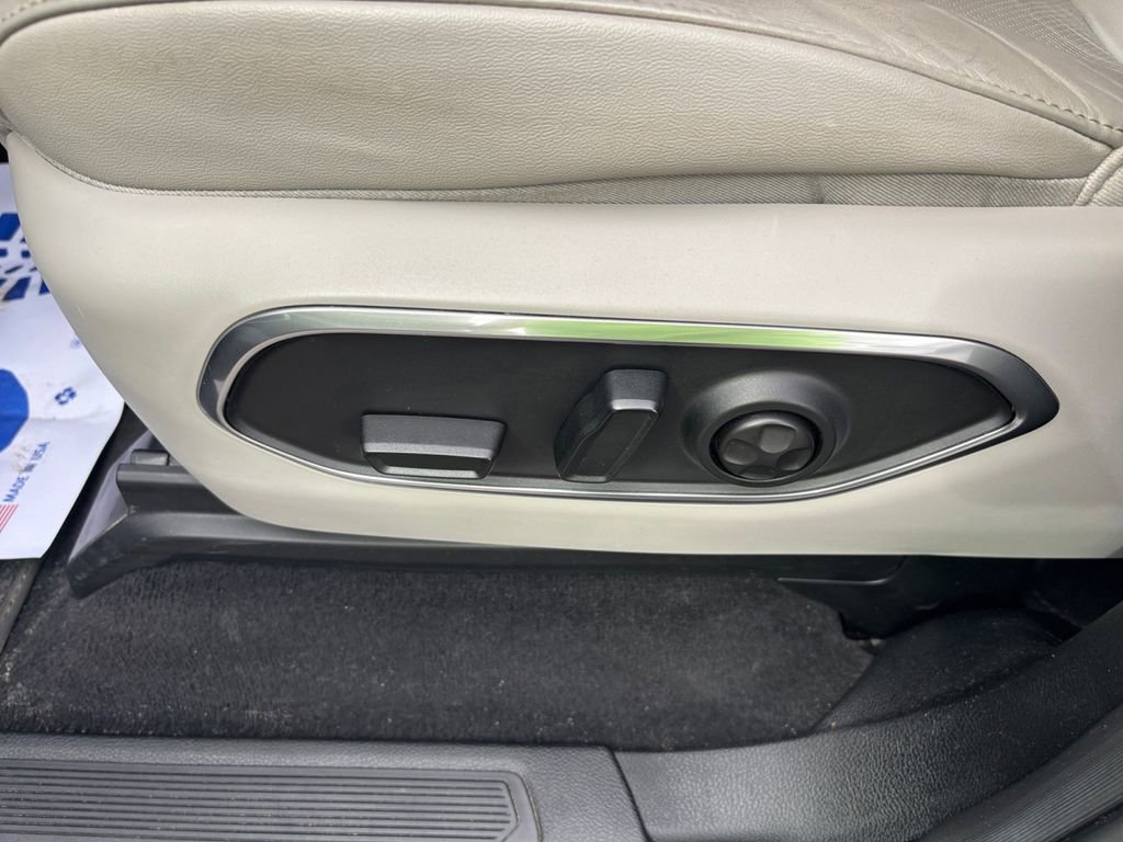 Used 2022 Jeep Wagoneer Series I w/ Convenience Group I AWD/4WD image 13