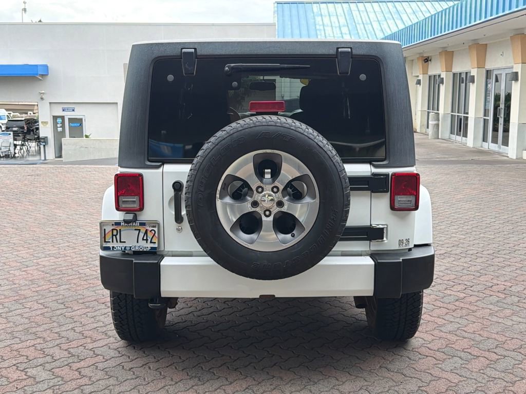 Used 2016 Jeep Wrangler Unlimited Sahara w/ Connectivity Group image 4