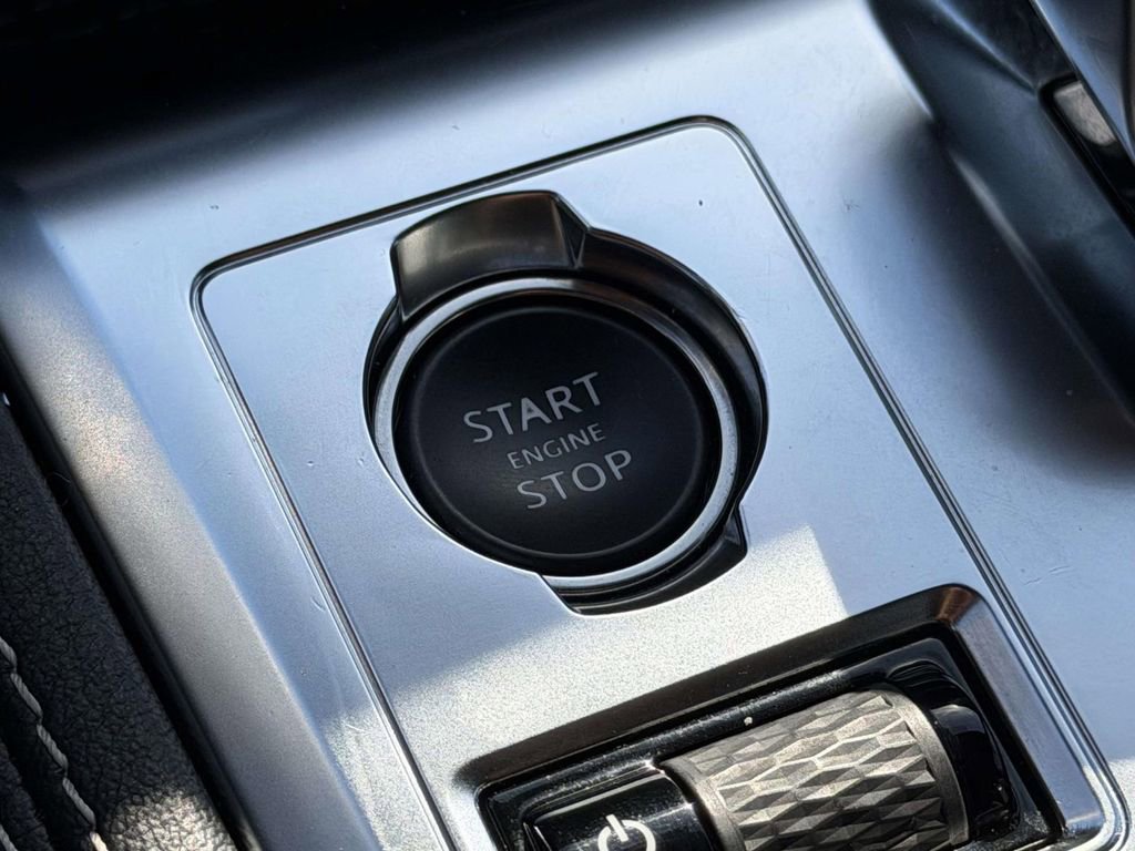 Used 2023 Jaguar F-PACE R-Dynamic S image 8