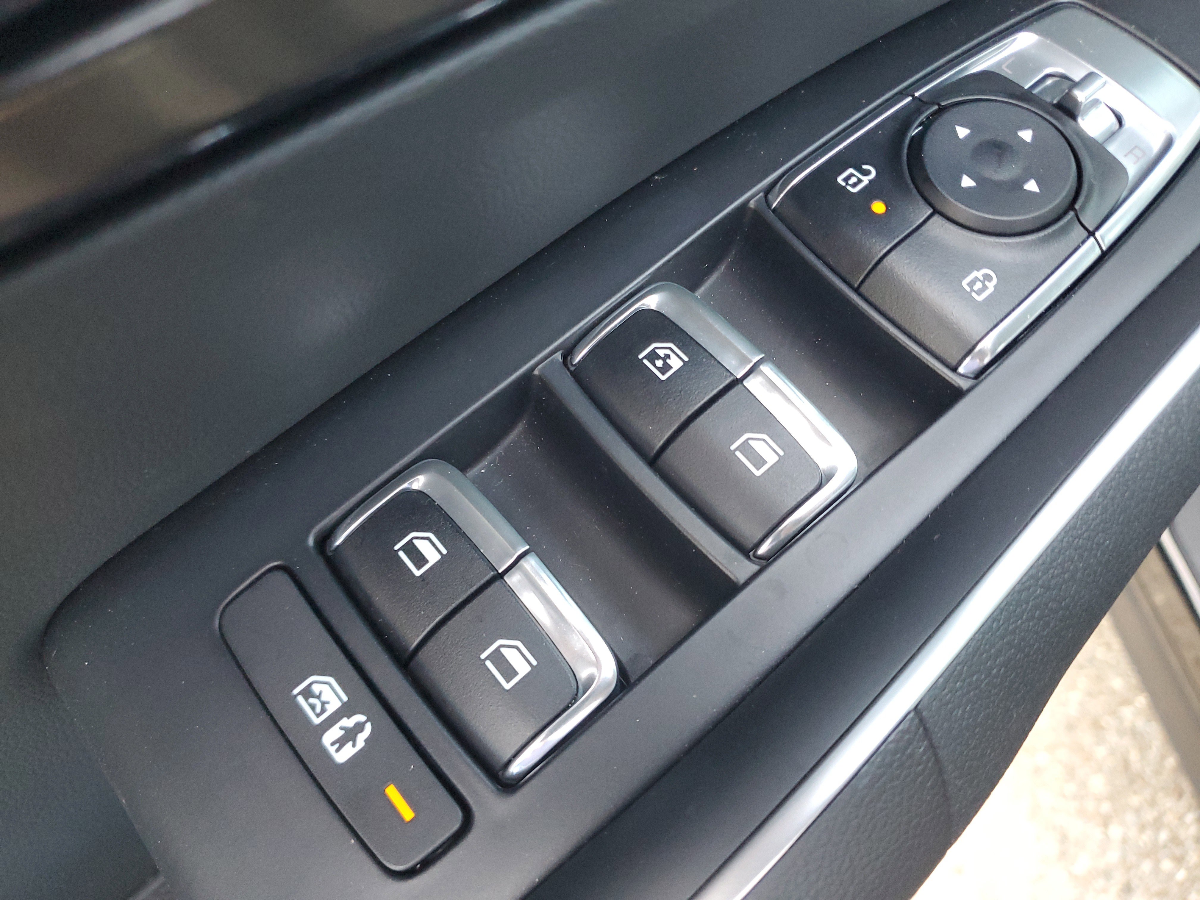 Certified 2025 Kia Sorento EX w/ Panoramic Sunroof Package FWD image 15