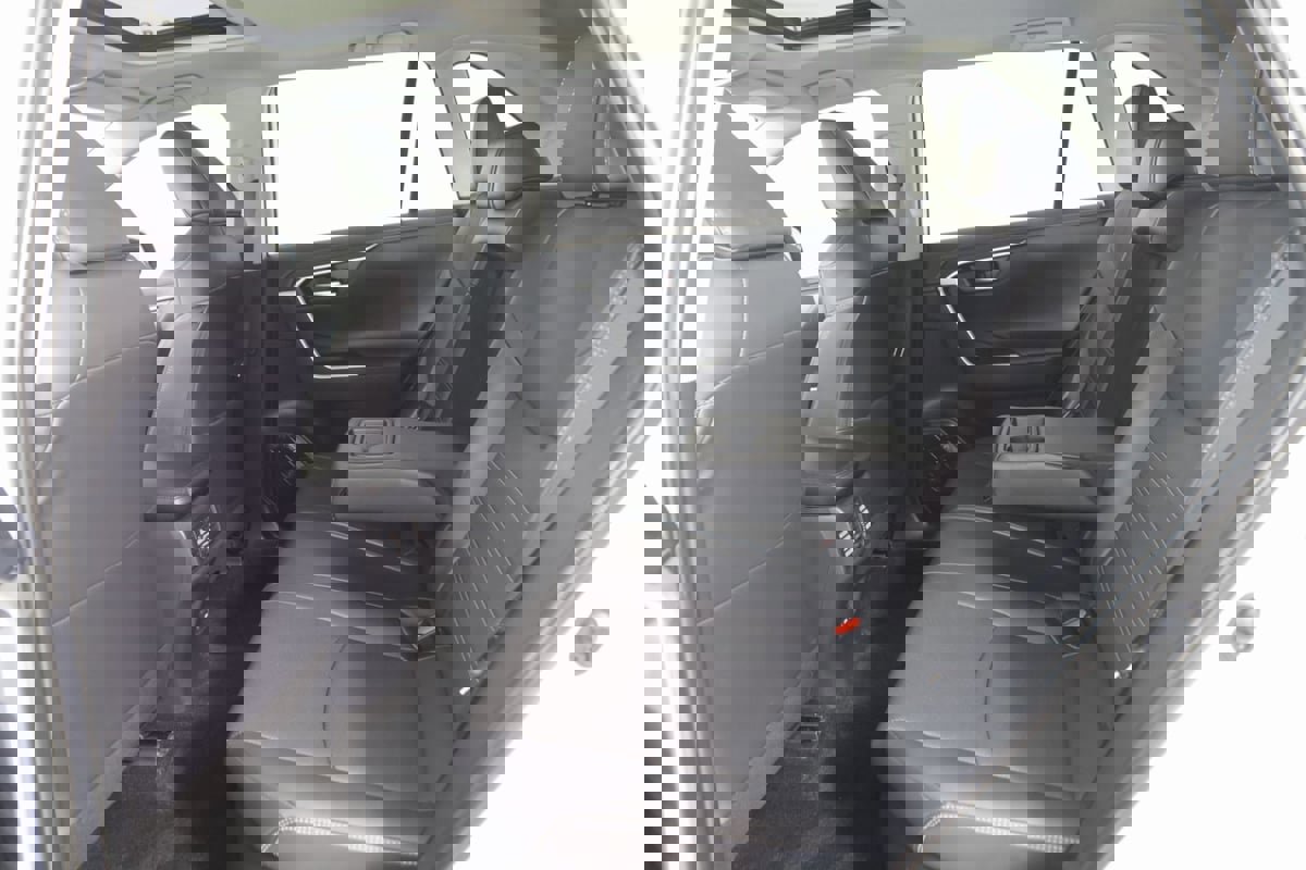 Used 2024 Toyota RAV4 Limited image 42