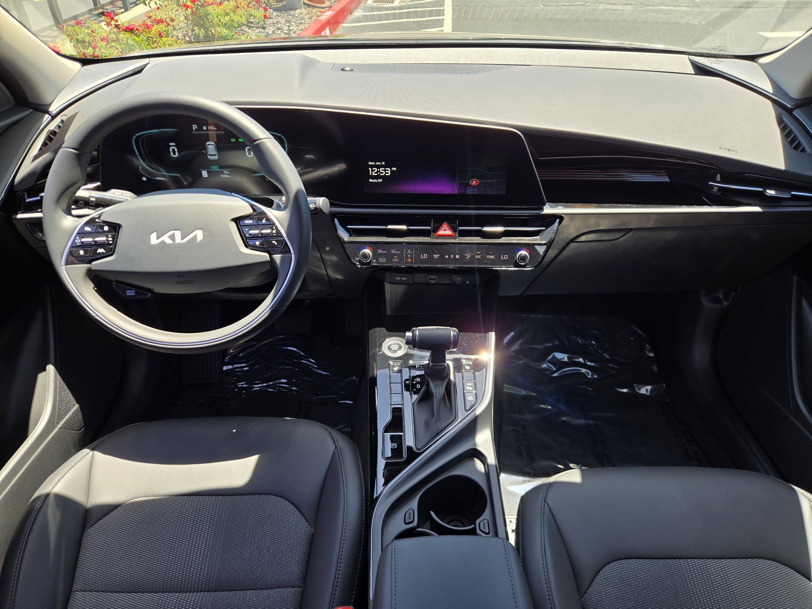 Used 2025 Kia Niro EX FWD image 13