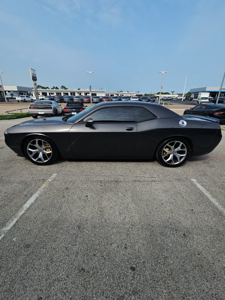 Used 2016 Dodge Challenger SXT Plus RWD image 4