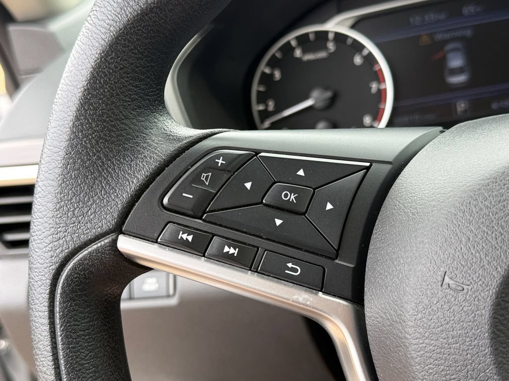 Used 2024 Nissan Altima 2.5 SV FWD image 15