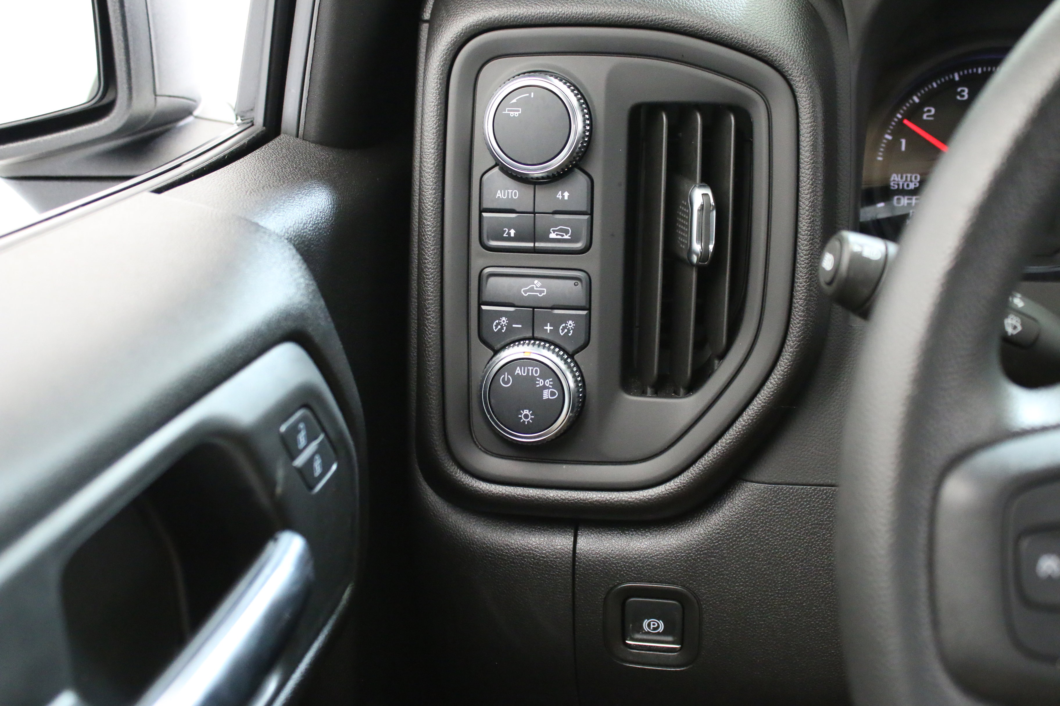 Used 2025 GMC Sierra 1500 Pro w/ Pro Value Package image 16