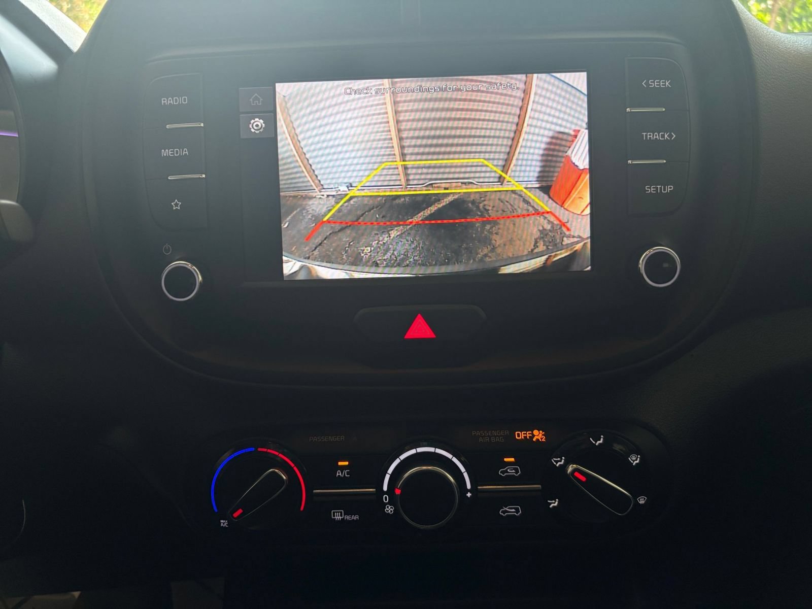 Used 2025 Kia Soul LX w/ LX Technology Package FWD image 20