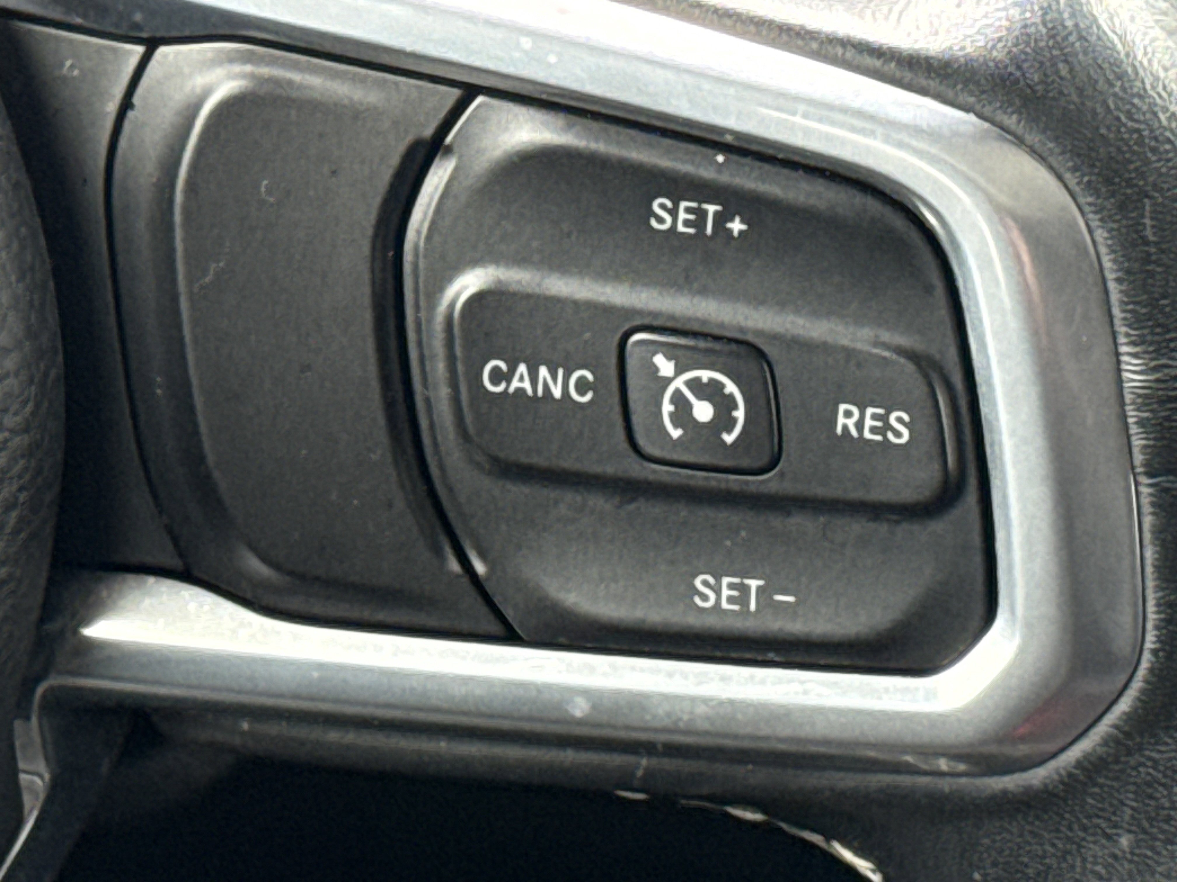 Used 2021 Jeep Wrangler Unlimited Sahara AWD/4WD image 19