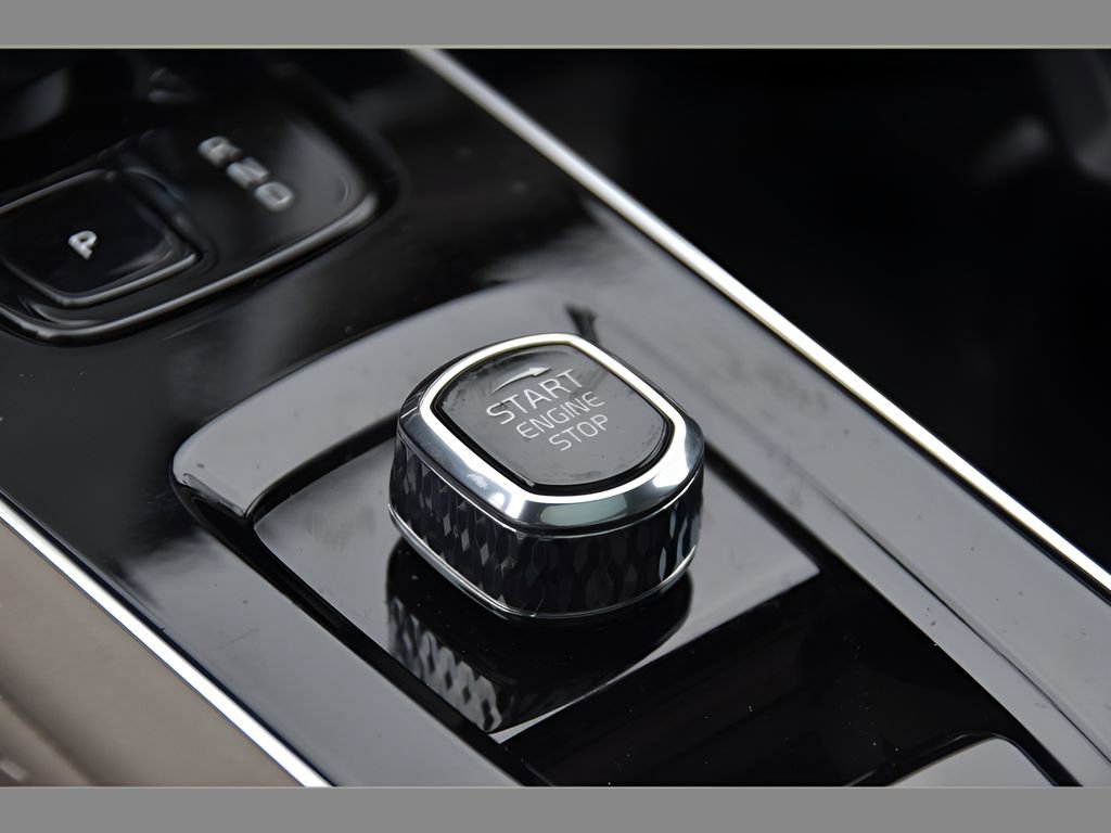 Certified 2026 Volvo XC90 B5 Core w/ Protection Package Premier AWD/4WD image 37
