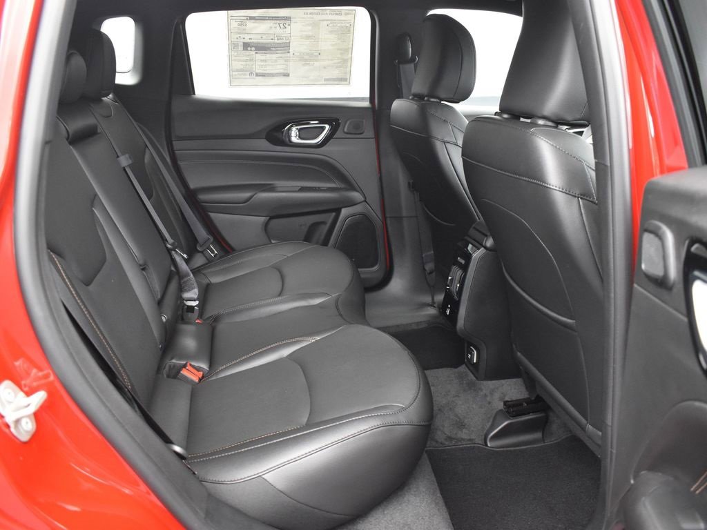 Used 2024 Jeep Compass Limited image 10