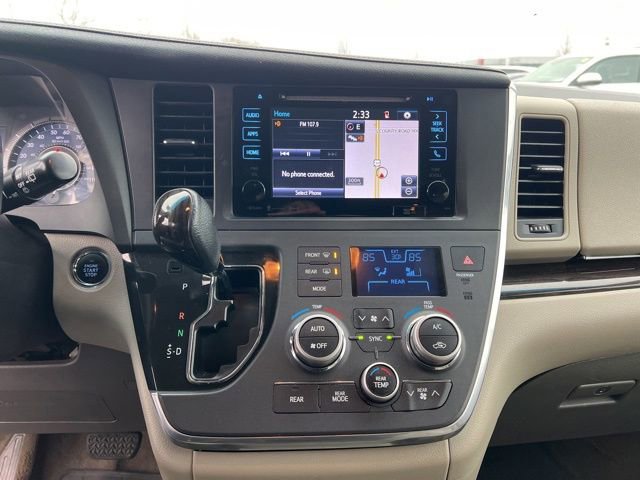 Used 2016 Toyota Sienna XLE image 17